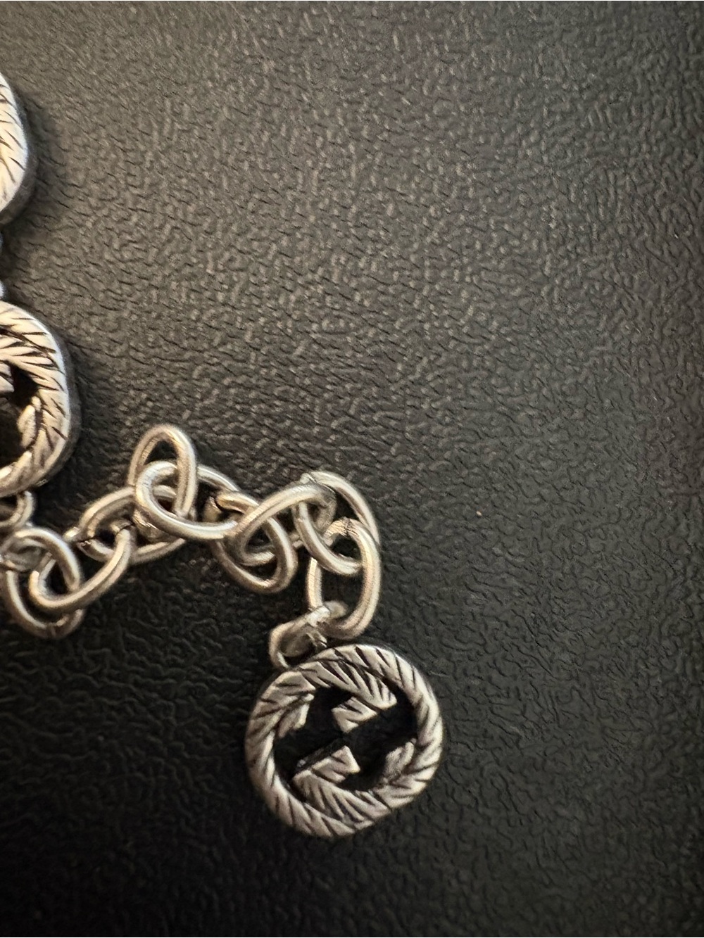 New with box Gucci Silver-Tone Interlocking Round Link Necklace - Picture 4 of 6